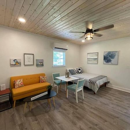 Beautifully Renovated Studio 2 Miles From Marina! Winchester 외부 사진
