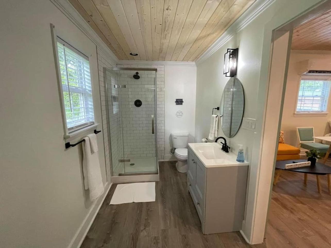 Beautifully Renovated Studio 2 Miles From Marina! Winchester 외부 사진