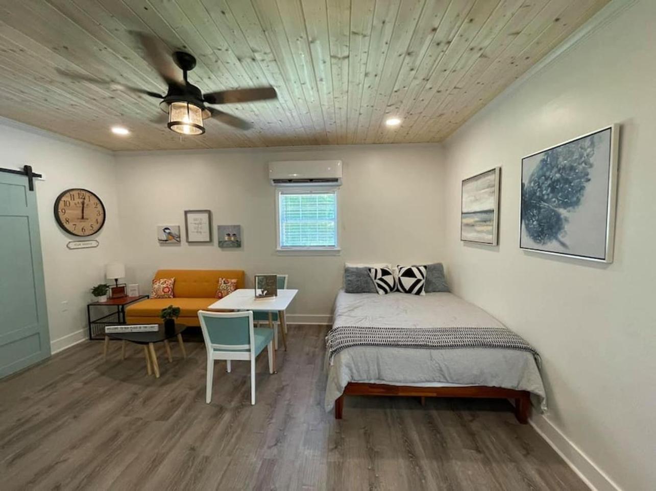 Beautifully Renovated Studio 2 Miles From Marina! Winchester 외부 사진