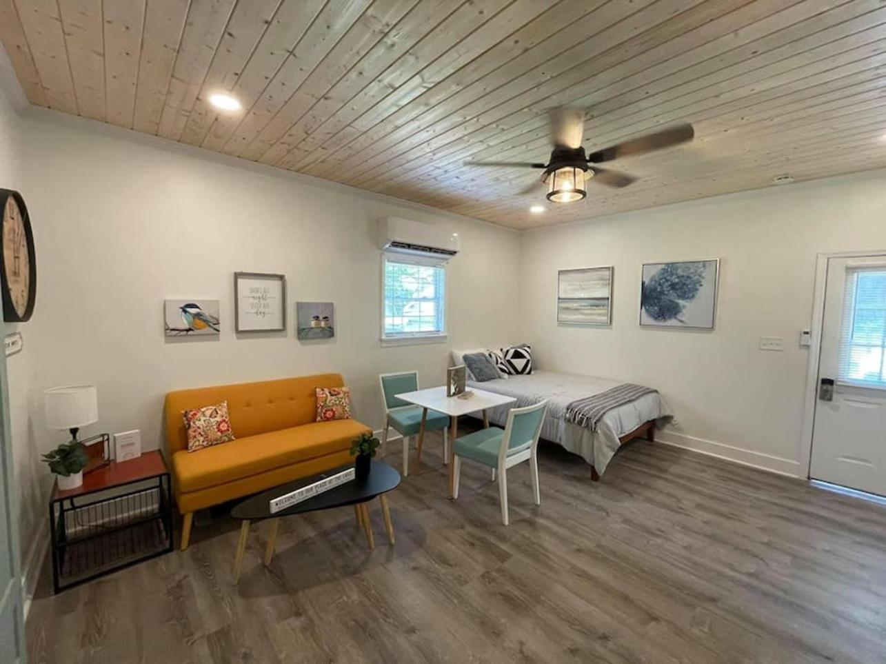 Beautifully Renovated Studio 2 Miles From Marina! Winchester 외부 사진