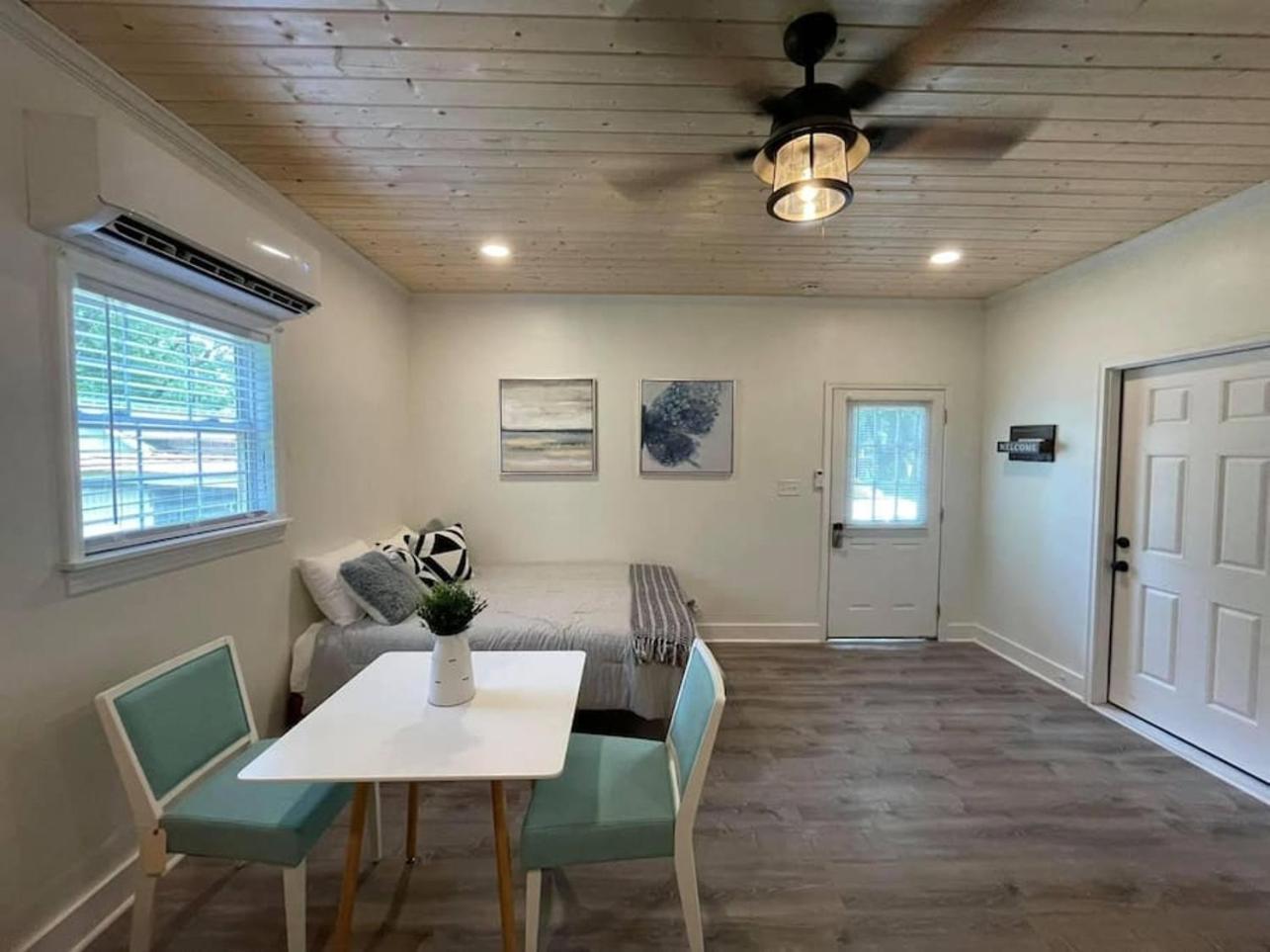 Beautifully Renovated Studio 2 Miles From Marina! Winchester 외부 사진